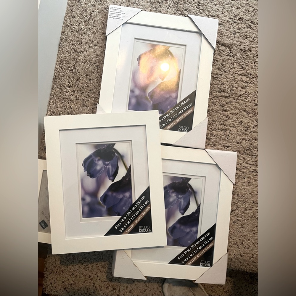 🎉HP🎉NWT Studio Decor 8x10 Matted White Picture Frames with Easel Back
